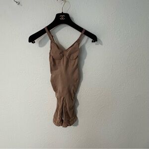 Skims Everyday Sculpt Mid-Thigh Bodysuit Size XXS